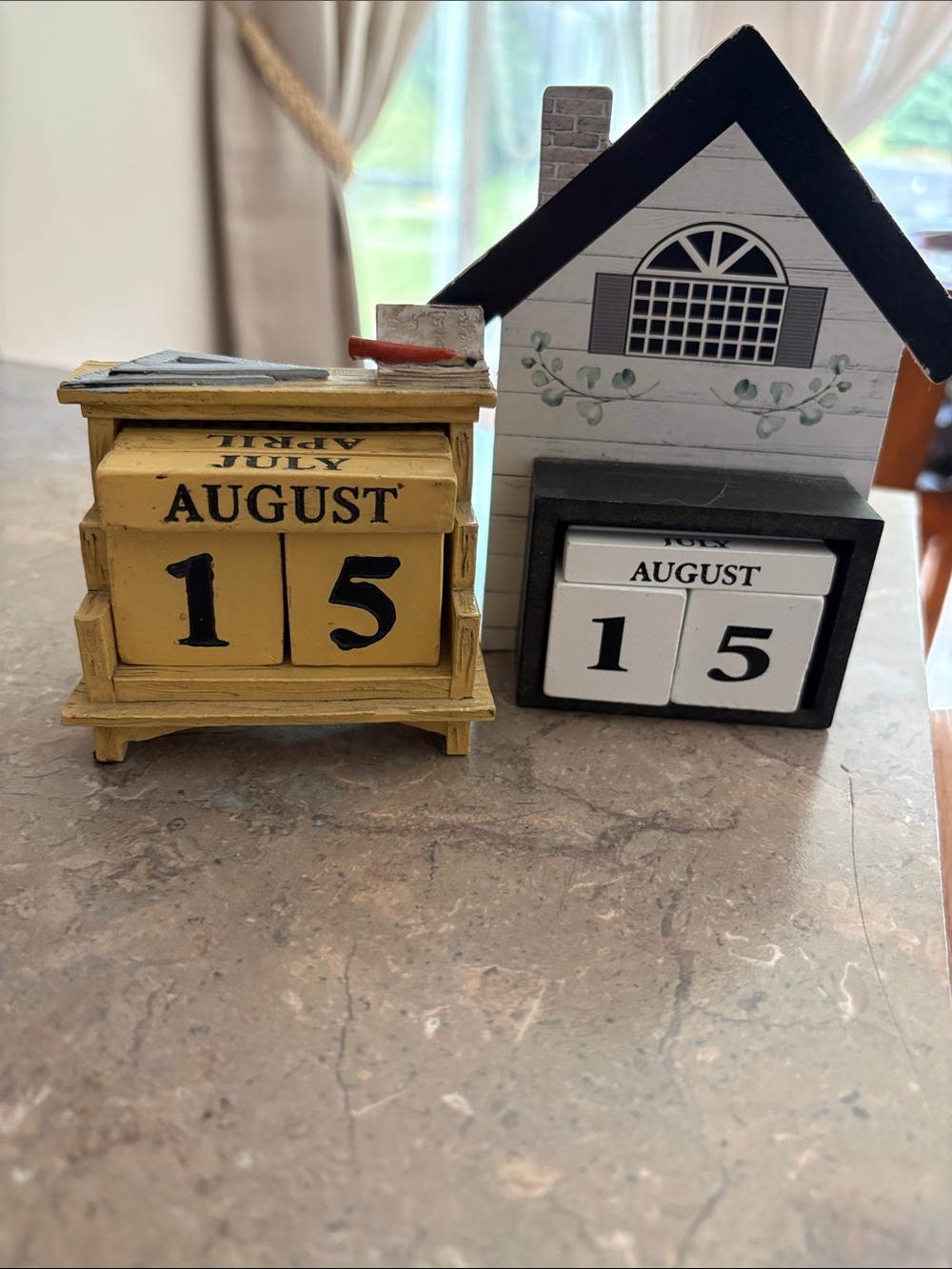 Wooden Perpetual Calendar Set - Yellow & Black/White